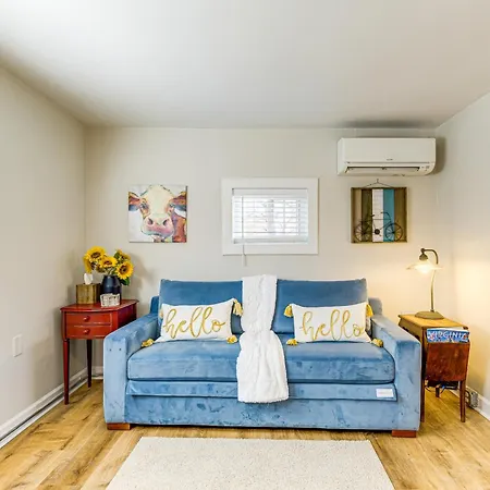 4 Mi To Shops And Dining Bright Lexington Studio!